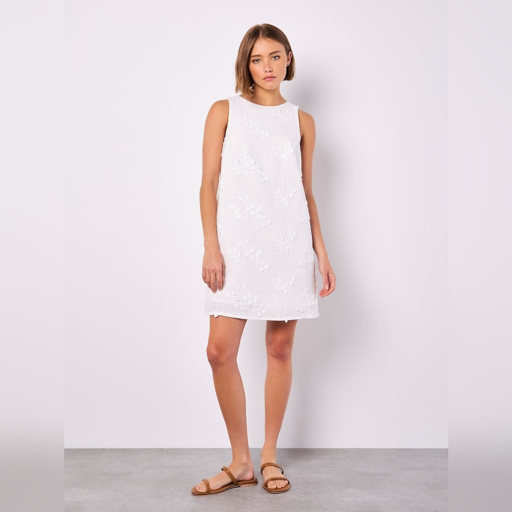 Applique Floral Sleeveless Shift Dress - Picture 5 of 14